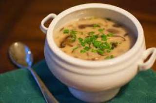 عمل شوربة الفطر والخضار