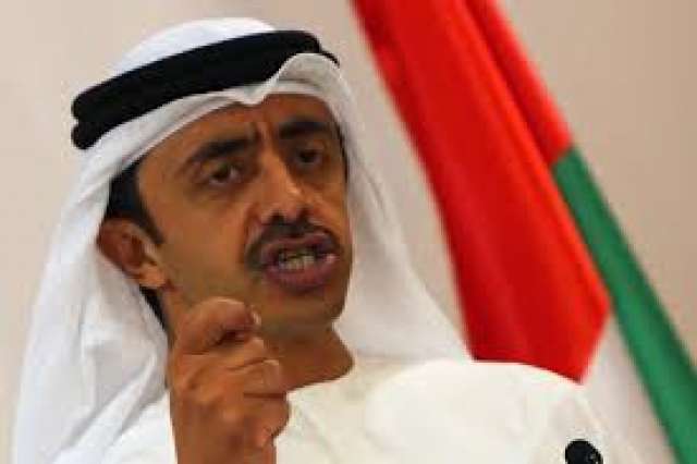 وزير الخارجية الإماراتي يبحث مع نظيره السنغافوري العلاقات الثنائية 