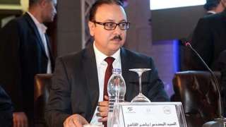 وزير الاتصالات يتوجه إلى برشلونة...