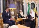 خادم الحرمين يلتقي نائبا عن...