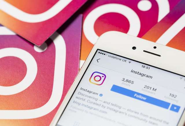 «إنستجرام» يختبر ميزة «Nametag» الشبيهة لـ سناب شات