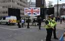 السلطات البريطانية تغلق شارع ”مانشستر”...
