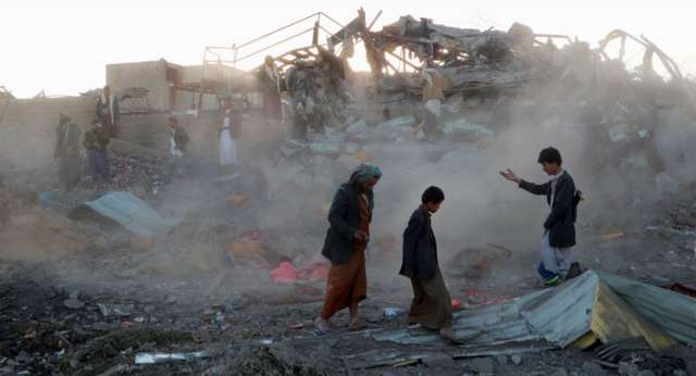 11 قتيلا بغارات للتحالف العربي على حجة وعمران في اليمن