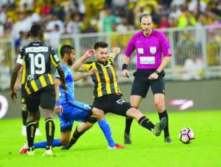 بالفيديو.. أهداف الاتحاد والهلال في...