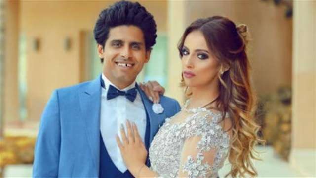 شاهد.. حمدي الميرغني يحتفل بعيد ميلاد زوجته بطريقة خاصة