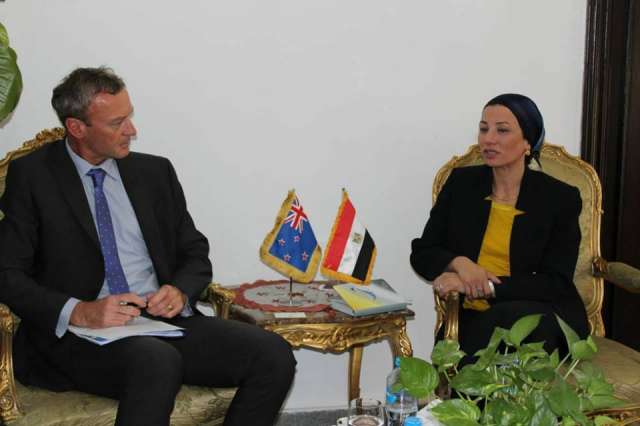 وزيرة البيئة تلتقي سفير نيوزلندا وترحب بسبل التعاون بين البلدين