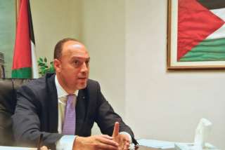 ترحيل السفير الفلسطيني حسام زملط...