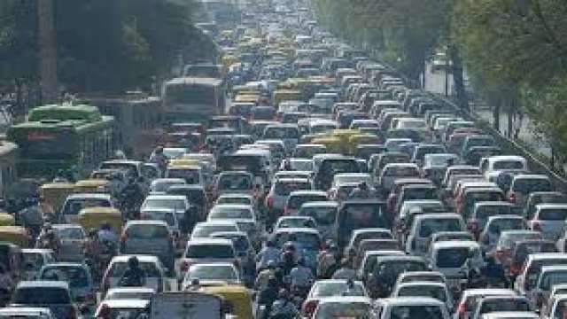 الشربيني: تضاعف معدلات الحركة المرورية بدءا من الغد مع بداية الدراسة