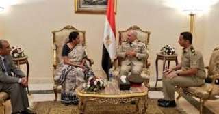 وزيرة دفاع الهند في مصر...