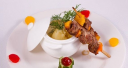 عمل أسياخ الضأن والبطاطا الحلوة