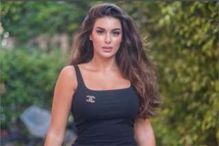 شاهد.. ياسمين صبري تتألق باللون...