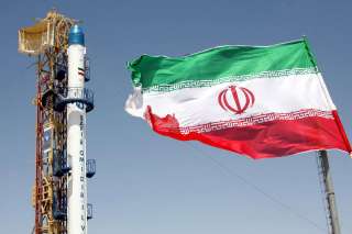طهران تؤكد تمسكها باختبار الصواريخ...