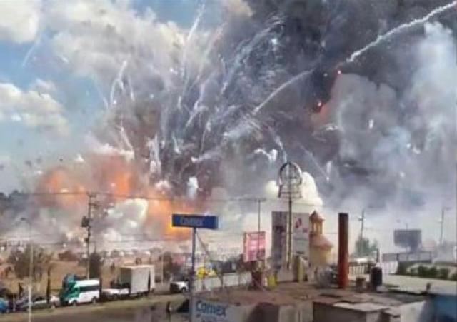 المكسيك.. مقتل 7 أشخاص وإصابة 50 آخرين في انفجار بمخزن للألعاب النارية