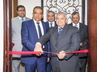 عصام الصغير يفتتح مركز خدمات...