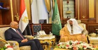 رئيس مجلس الشورى السعودي يصل...