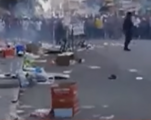 بالفيديو.. قتيلان وعشرات الجرحى بتفجير...