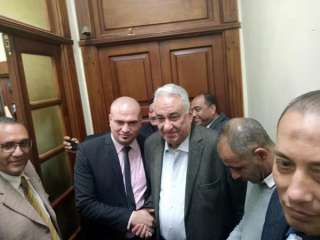 سامح عاشور يستقبل عشرات من...
