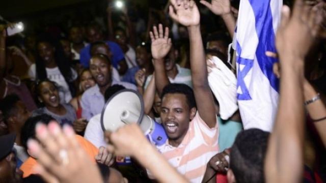 شاهد.. مظاهرات في إسرائيل تطالب بإسقاط النظام  