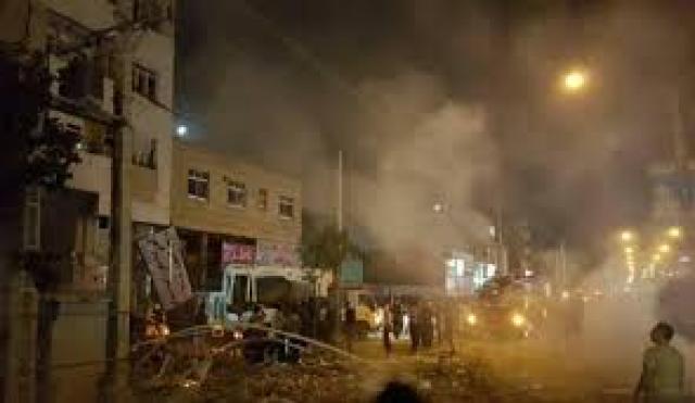 انفجار الدرب الأحمر.. كردون أمني والمفرقعات تمشط موقع الحادث