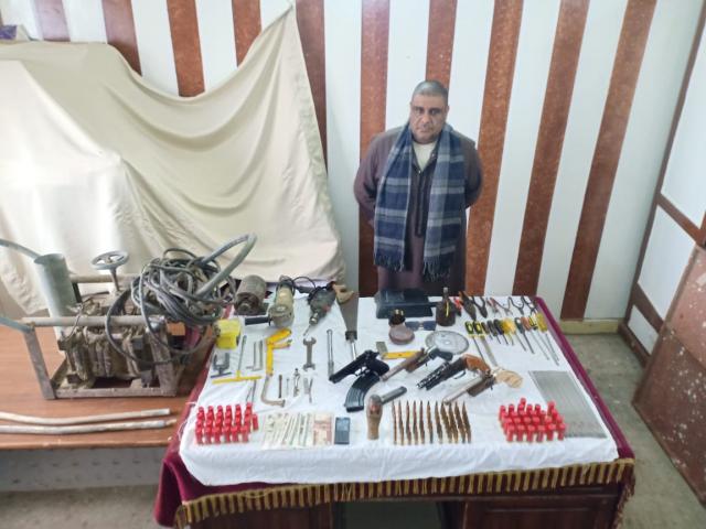 بالصور..تفاصيل القبض علي تاجر لإدارته ورشة لتصنيع الأسلحة النارية بكفر الشيخ