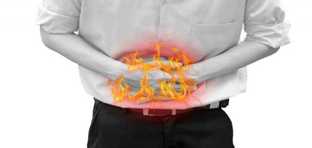 أسباب حرقة المعدة المستمرة وطرق العلاج