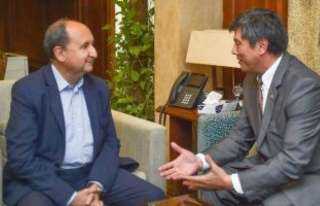 عمرو نصار يبحث مع سفير...