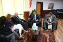 عمرو طلعت يبحث مع وفد...