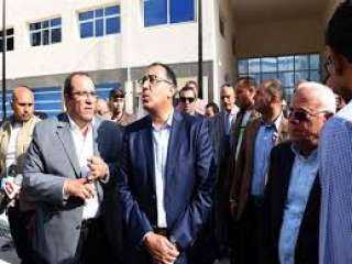 رئيس مجلس الوزراء يتفقد سوق...