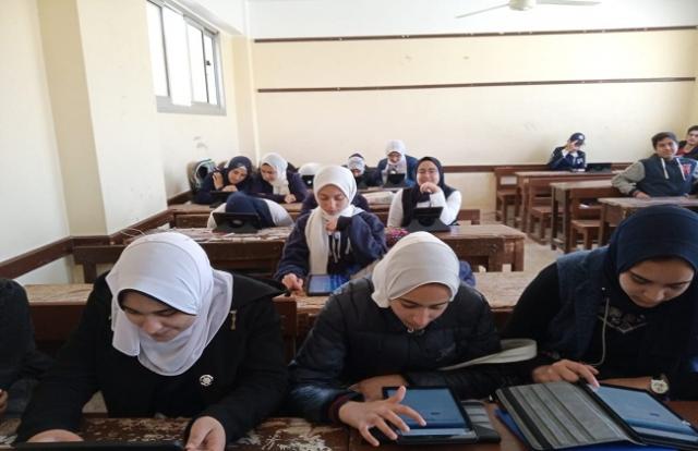 امتحانات أولى ثانوي