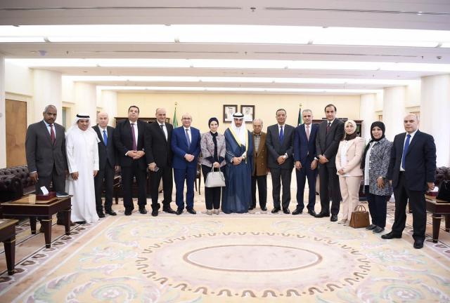 مرزوق الغانم رئيس مجلس الأمة الكويتى لرؤساء تحرير الصحف المصرية