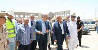 شريف إسماعيل ومحافظ السويس يتفقدان...