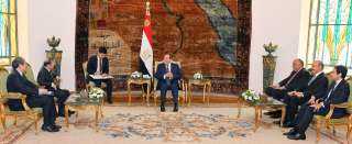الرئيس السيسى يمنح سفير الصين...