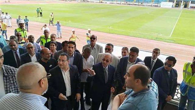 شريف إسماعيل يزور ملاعب الإسكندرية قبل أمم أفريقيا