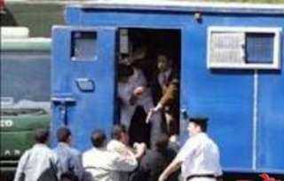 حبس ربة منزل وعاطلين لسرقة...