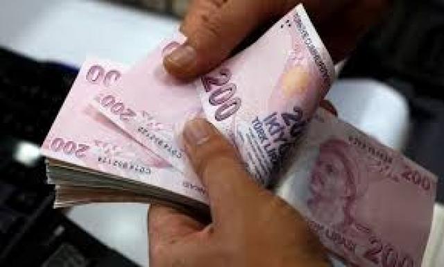 تراجع الليرة التركية بسبب الـ”إس 400”