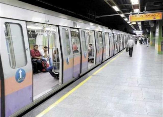 عودة حركة المترو بالخط الثاني بعد توقفها 18 دقيقة بسبب عطل فني 