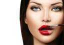 طرق اختيار أحمر الشفاه المناسب