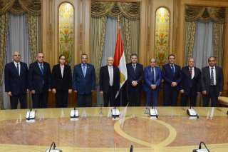 هشام توفيق و العصار يوقعان...