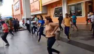 شاهد... لحظات الهلع في شوارع...