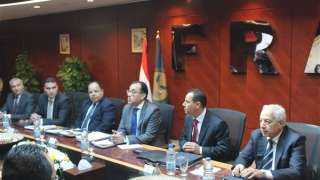 مدبولى يلتقى رئيس الهيئة العامة...
