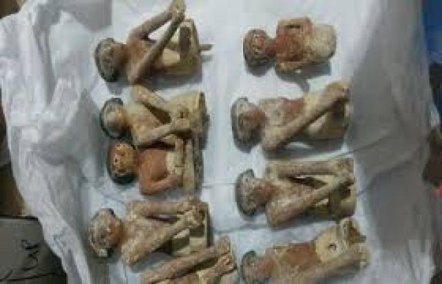 ضبط شخصين بحوزتهما 13 قطعة أثرية في الأهرام