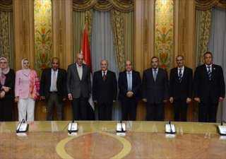 العصار يشهد توقيع عقد إتفاق...