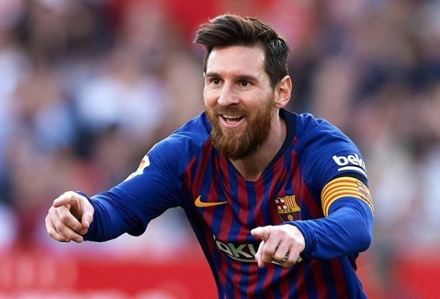 ليونيل ميسي يتوج بجائزة الأفضل بالعالم