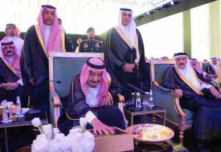 بالصور والفيديو... العاهل السعودي يفتتح...
