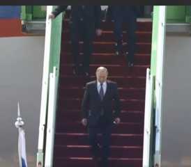 الرئيس الروسي فلاديمير بوتين يصل...