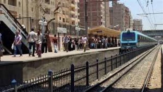 سقوط رافعة تسبب بتوقف حركة المترو ”غمرة و الدمرداش و منشية الصدر”