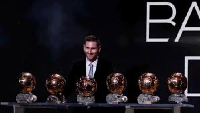 ميسي يتوج بلقب الكرة الذهبية 2019