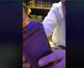 بالفيديو.. طرح خمور مختلطه بماء...