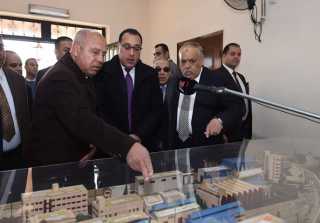 رئيس الوزراء يكتب كلمة تذكارية...