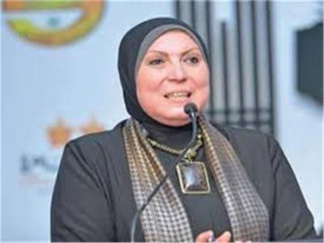 وزيرة الصناعة
